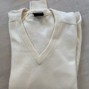 Clan Douglas for Nordstrom cream cashmere v neck sweater